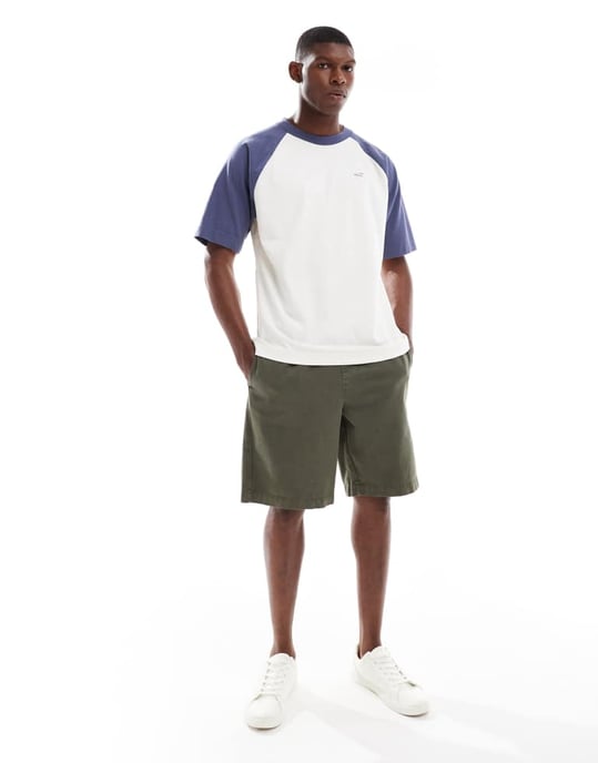 Hollister ikonlogga raglan boxig oversized t-shirt med kontrasterande kant i cream multi - Image 3