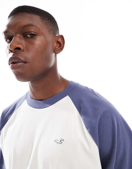 Hollister ikonlogga raglan boxig oversized t-shirt med kontrasterande kant i cream multi - Image 4