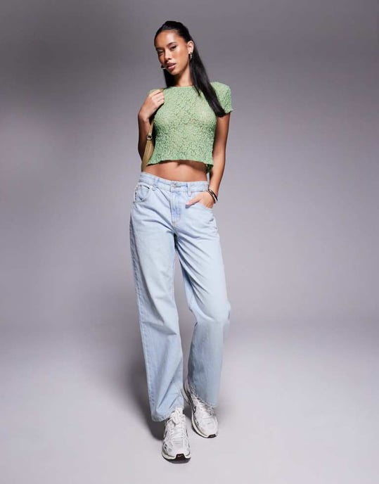 ASOS DESIGN spets kortärmad semi-transparent baby tee i grön - Image 4