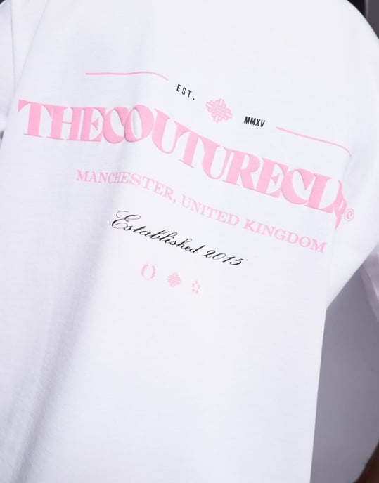 Couture Club oversized t-shirt i vitt med rosa tryck på bröstet och ryggen - Image 3