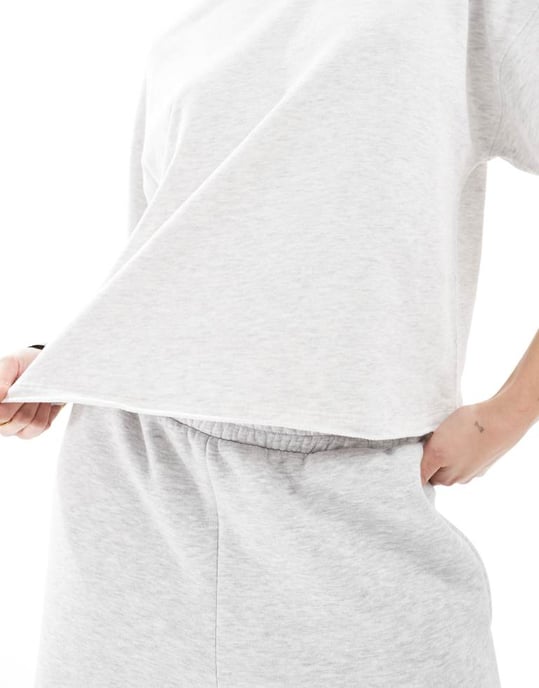 ASOS DESIGN t-shirt med rå kant och loopen på baksidan i isgrå melerat - Image 4