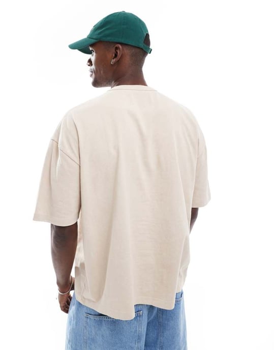 ASOS DESIGN heavyweight boxy oversized t-shirt i tvättad beige med gummigrafik på bröstet - Image 2