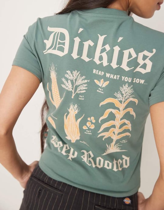 Dickies djuprotad grafisk ryggtryck baby t-shirt i mörkgrön - exklusiv för ASOS - Image 4
