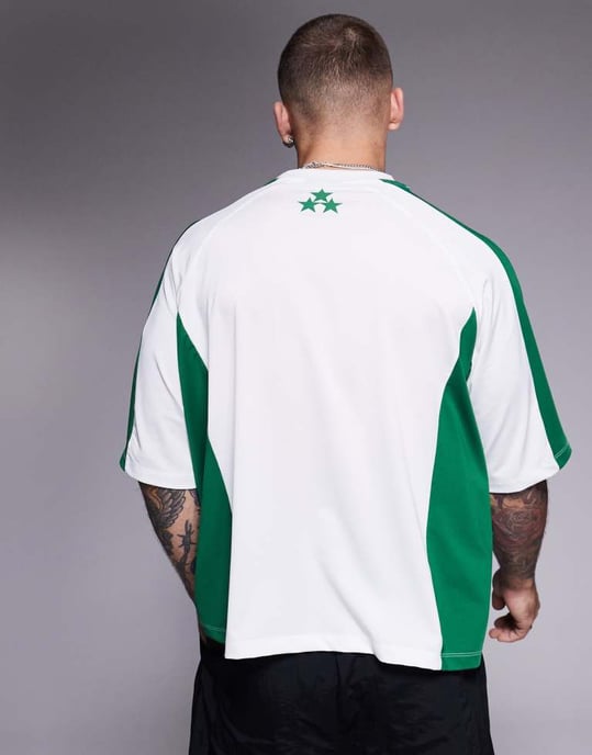 ASOS DESIGN boxig oversized t-shirt med paneler och textgrafik i vit sporttyg - Image 4