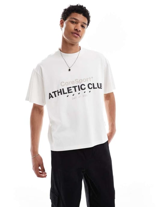 Jack & Jones boxy oversized kort t-shirt med tryck fram i vitt - Image 1