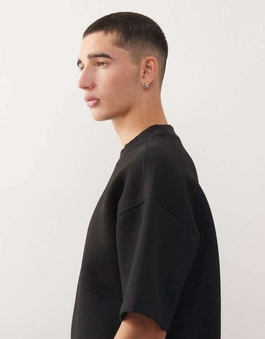 Weekday premium boxy oversized t-shirt i svart - Image 4