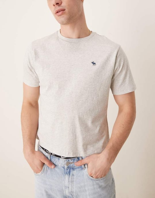 Abercrombie & Fitch 3-pack kortärmade t-shirts med ikonlogotyp i flera färger - Image 2