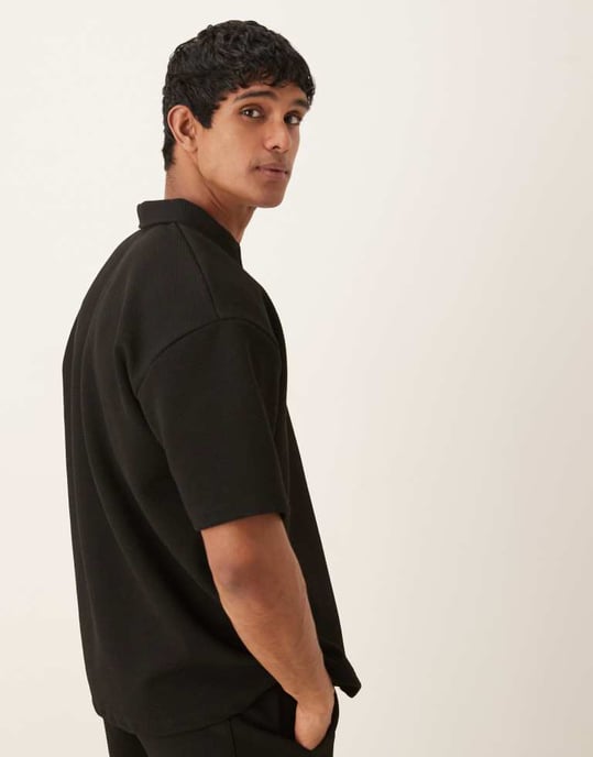 ASOS DESIGN koord oversized tungt texturerad polo i svart - Image 4