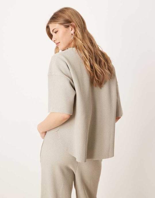 ASOS DESIGN kraftig våfflad koord kortärmad topp i ljus khaki - Image 3