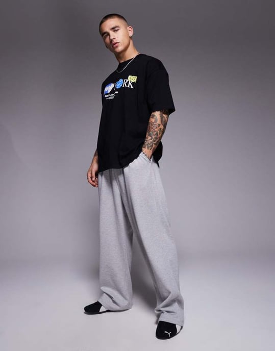 ASOS DESIGN oversized t-shirt med stadstryck i svart - Image 2