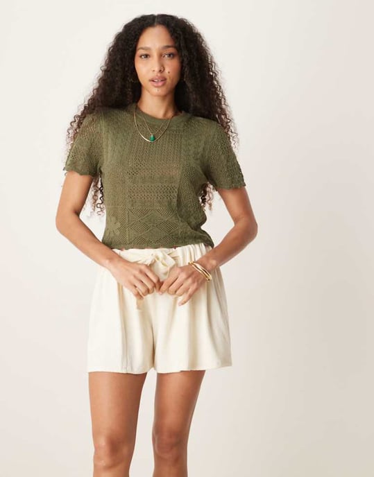 ASOS DESIGN patchwork stickad t-shirt med intresse - Image 1