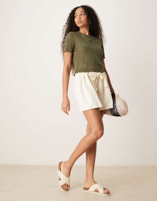 ASOS DESIGN patchwork stickad t-shirt med intresse - Image 4