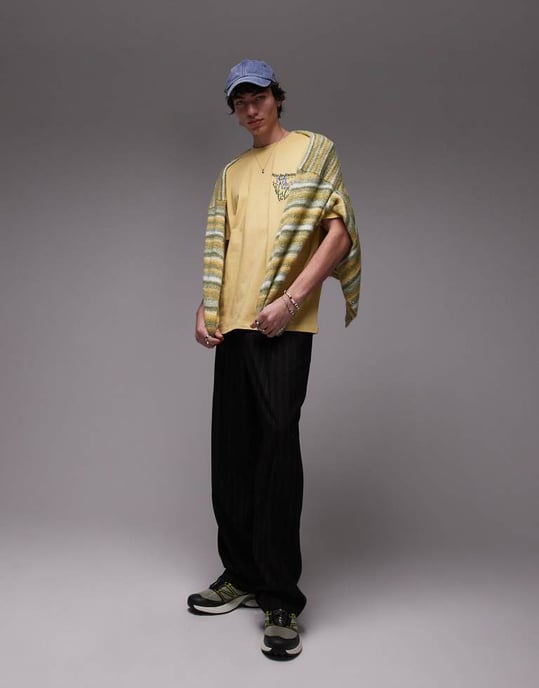Topman avslappnad passform t-shirt med Hotel Des Vincennes tryck och broderi i gult - Image 3