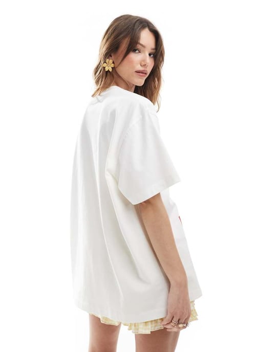 ASOS DESIGN oversized t-shirt med rosa fiore-grafik i krämfärgad - Image 2
