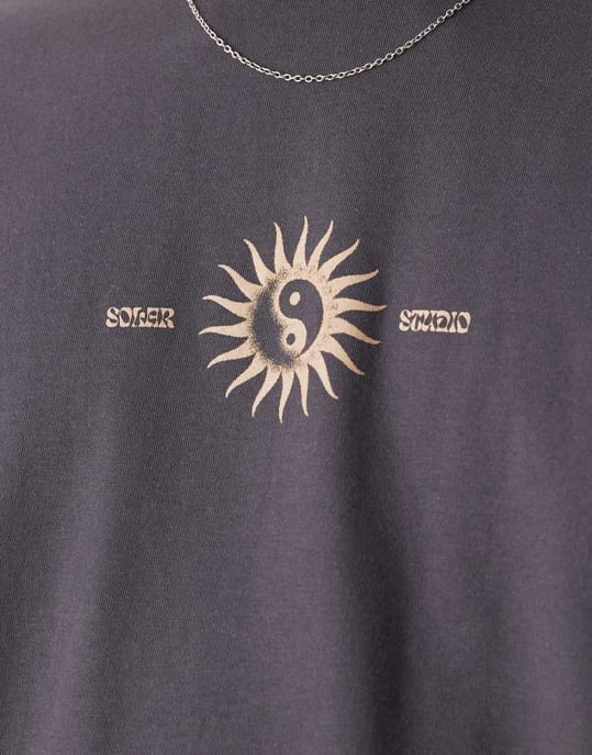 ASOS DESIGN oversized t-shirt med himmelsk grafik i kolgrå - Image 2