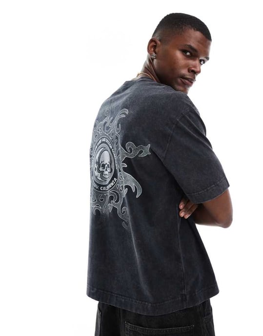 Hollister boxig oversized kort tillbaka grafisk t-shirt i svart - Image 4