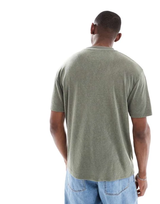 ASOS DESIGN avslappnad t-shirt i dammig olivfärgad linnelook - Image 4