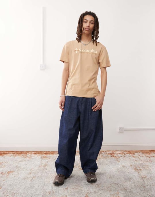 Columbia CSC Basic Logo t-shirt i beige - Image 4