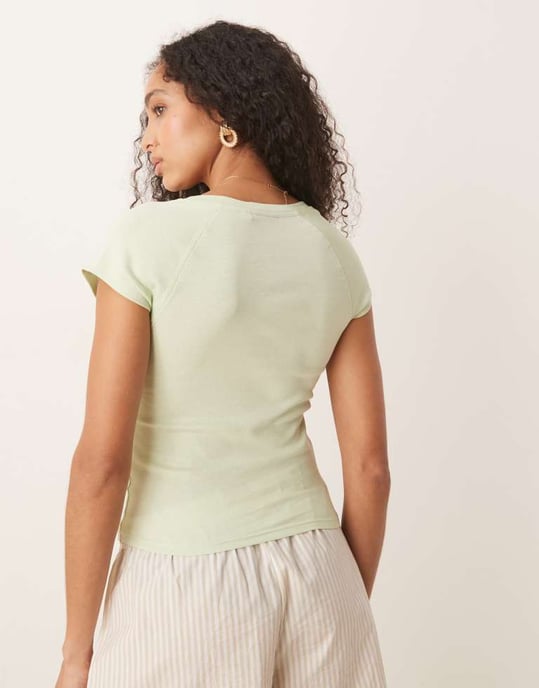 ASOS DESIGN raglanärm baby t-shirt i pastellgrön - Image 3