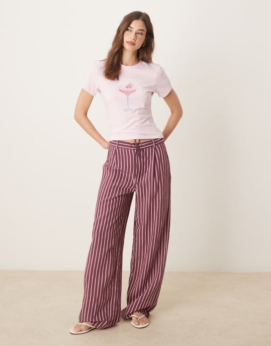 ASOS DESIGN baby tee med broderad cocktail i rosa - Image 2
