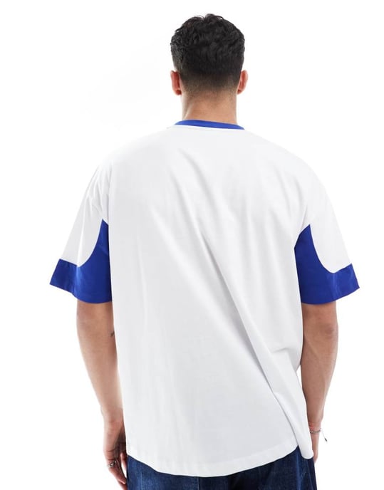 ASOS DESIGN oversized t-shirt med paneler och sportgrafik i vitt - Image 2