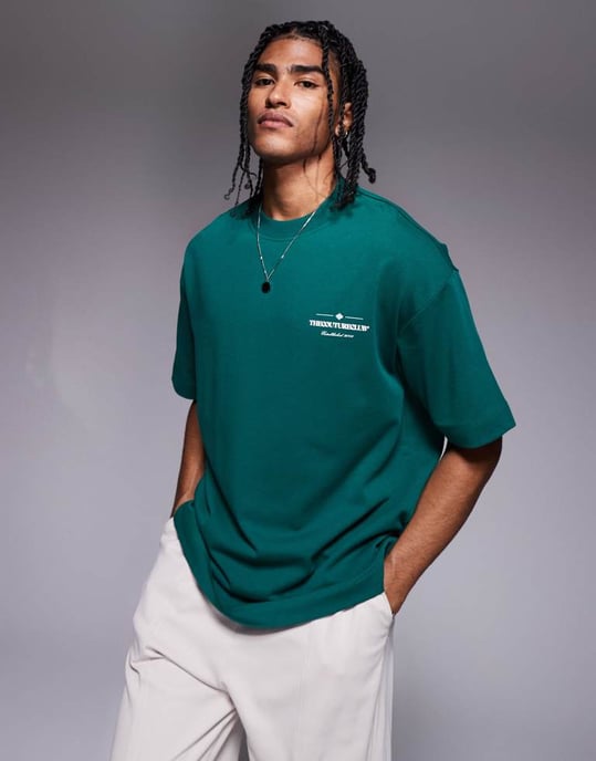 The Couture Club oversized t-shirt i grönt med tryck på bröstet och ryggen - Image 2