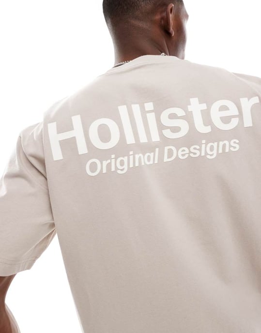 Hollister boxy oversized tech-logotyp t-shirt med detalj på ryggen i beige - Image 3