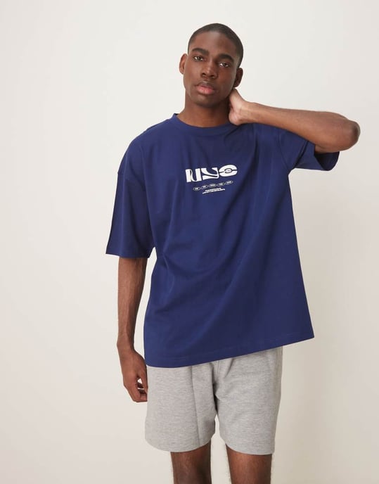 ASOS DESIGN oversized t-shirt med stadsgrafik i marinblå - Image 4