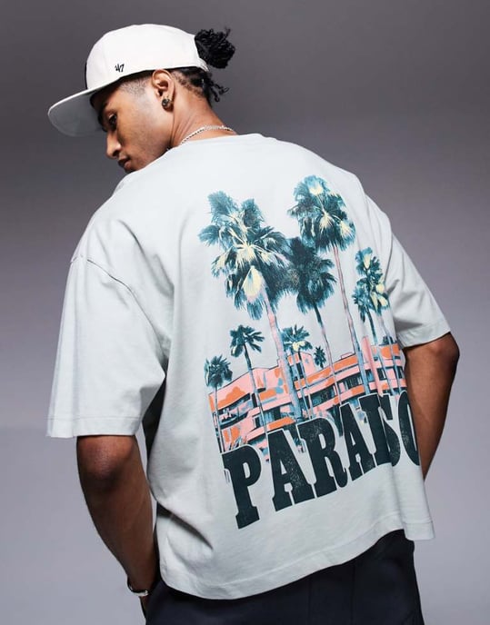 ASOS DESIGN boxig oversized t-shirt med tryck fram i grått - Image 1