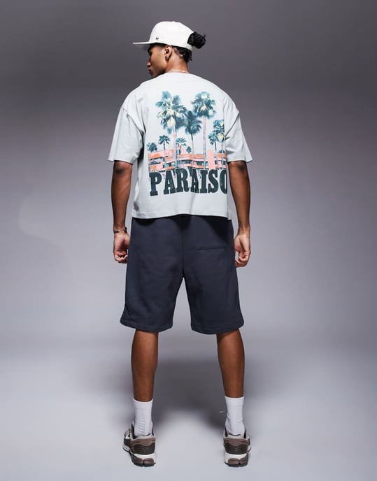 ASOS DESIGN boxig oversized t-shirt med tryck fram i grått - Image 2
