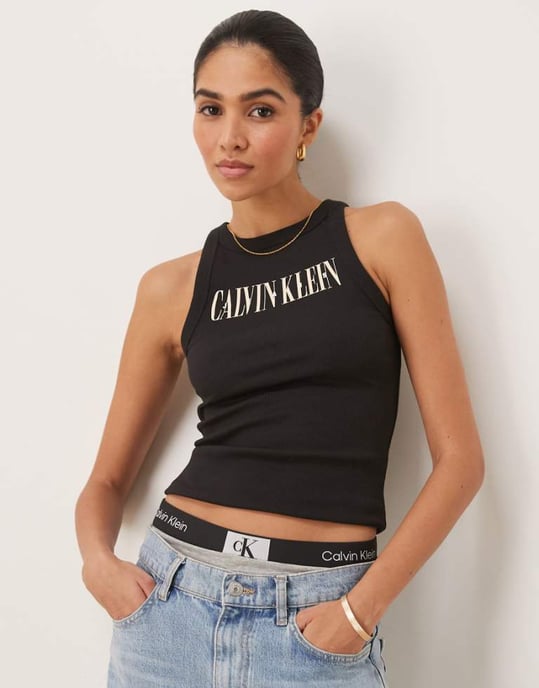 Calvin Klein Jeans skriptlogga ribbad tanktop i svart - Image 1
