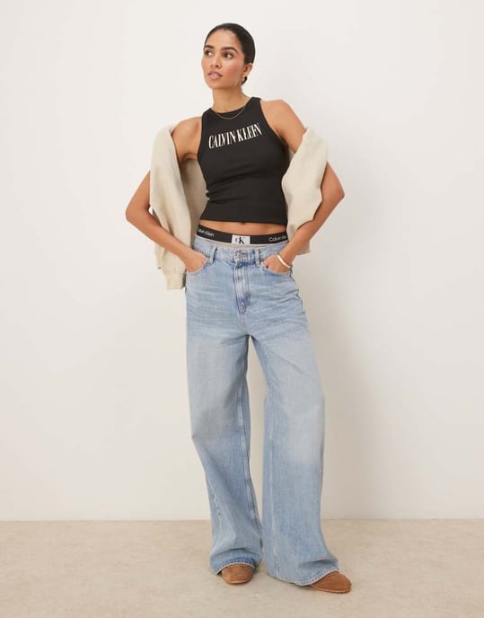 Calvin Klein Jeans skriptlogga ribbad tanktop i svart - Image 2
