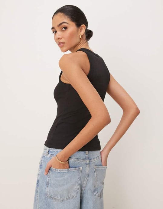 Calvin Klein Jeans skriptlogga ribbad tanktop i svart - Image 4