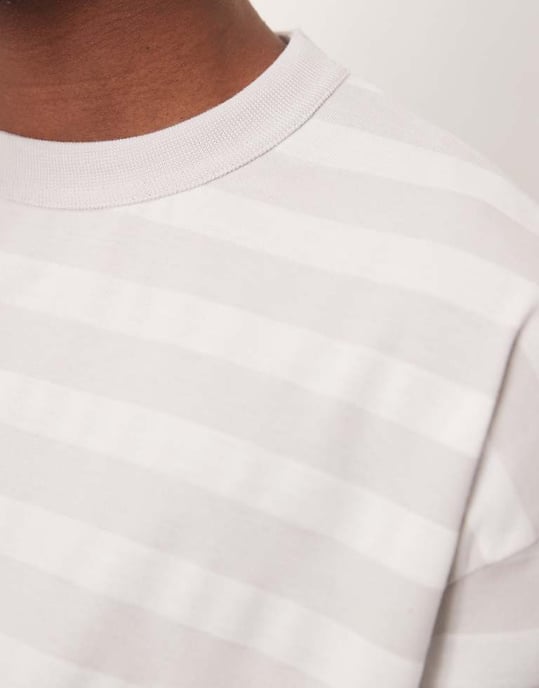 ASOS DESIGN tyngre boxig oversized t-shirt i grå och vitrandig - Image 4