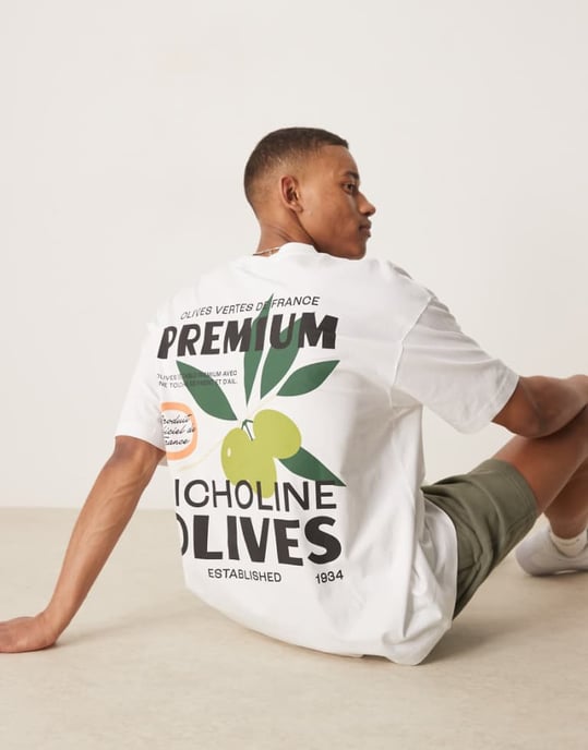 ASOS DESIGN oversized t-shirt med olivgrafik i vitt - Image 1