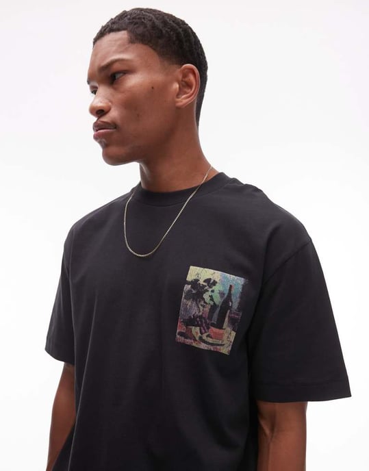 Topman avslappnad t-shirt med vin- och osttryck fram och bak i svart - Image 2