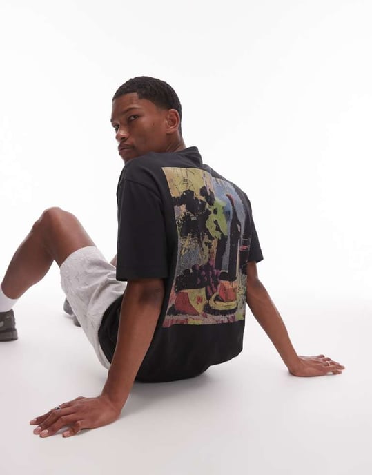 Topman avslappnad t-shirt med vin- och osttryck fram och bak i svart - Image 3