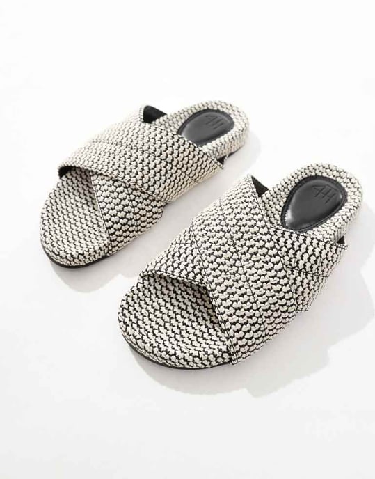 4th & Reckless woven crossover strap flat sandals in mono - Image 2