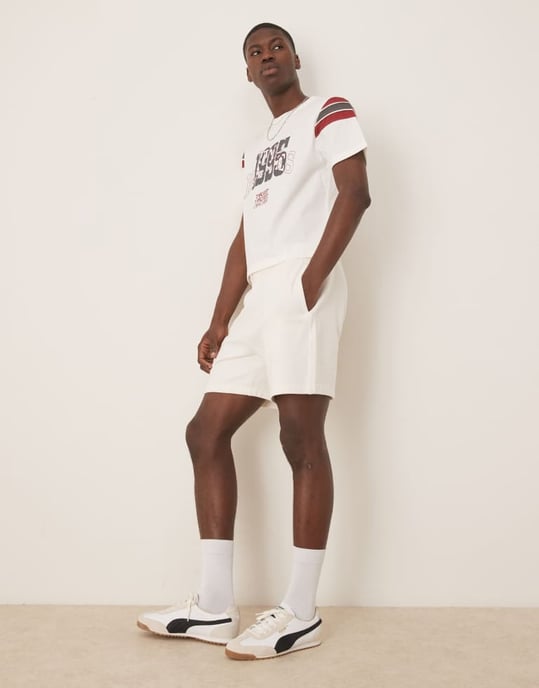 ASOS DESIGN boxig t-shirt med paneler och sportgrafik i vitt - Image 3