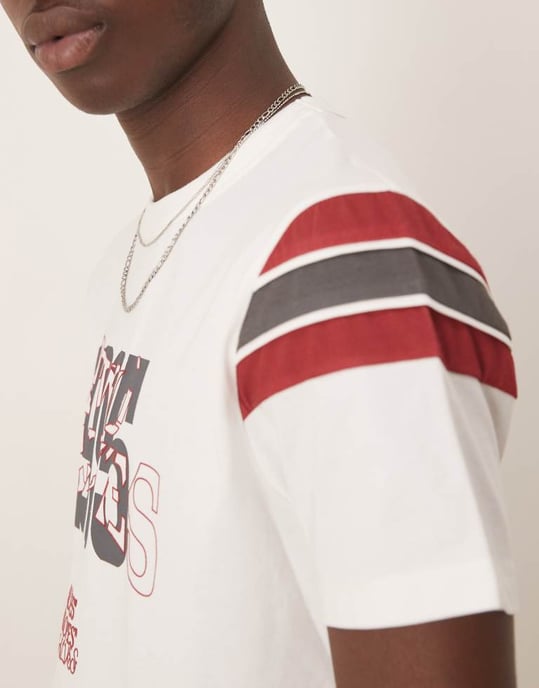 ASOS DESIGN boxig t-shirt med paneler och sportgrafik i vitt - Image 4