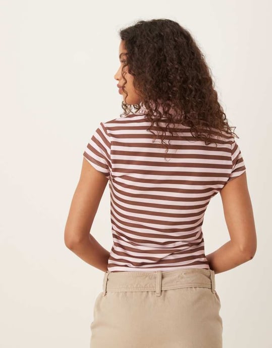 ASOS DESIGN plädstickad polotröja i brun och rosa rand - Image 3
