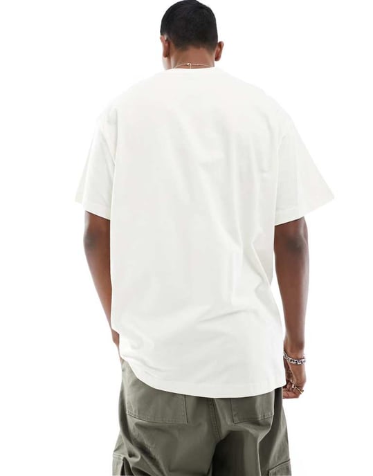ellesse Zalenti bröstlogo t-shirt i off white - Image 2