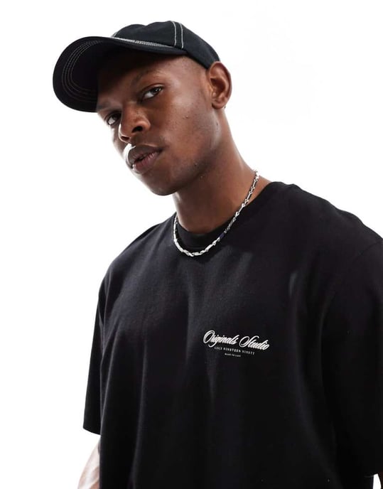 Jack & Jones oversize t-shirt med originaltryck på ryggen i svart - Image 2