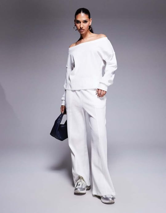 Weekend Collective off shoulder våfflad topp co-ord i krämfärg - Image 3