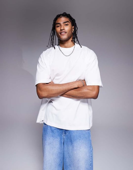 ASOS DESIGN oversized t-shirt med tecknad grafik i vitt - Image 2