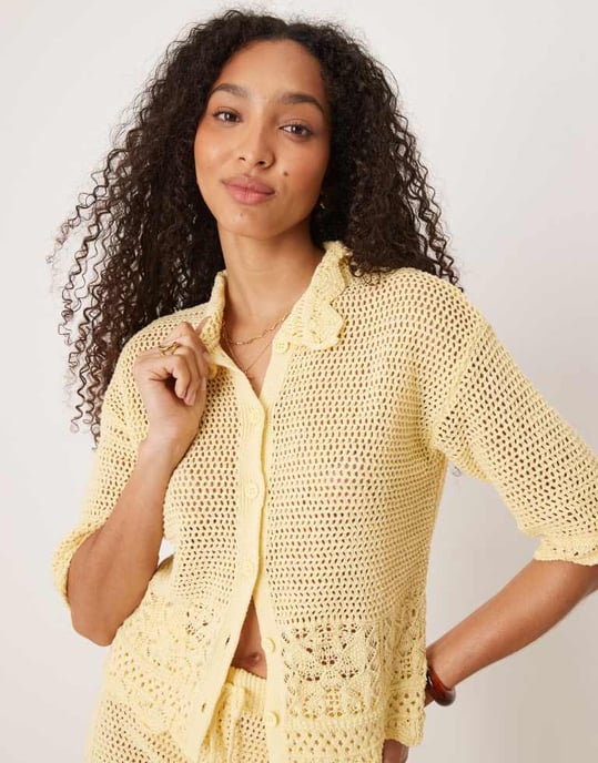 ASOS DESIGN virkad stickad skjorta i smörgul - Image 2