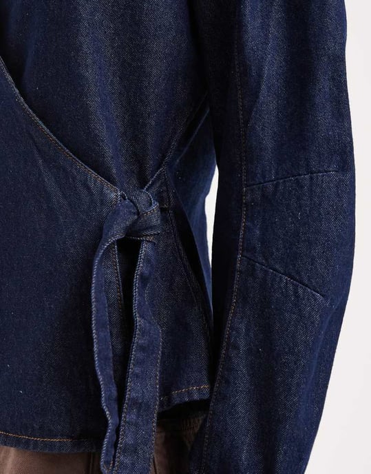 ASOS DESIGN denimwrapad skjorta med krage i indigoblått - Image 3