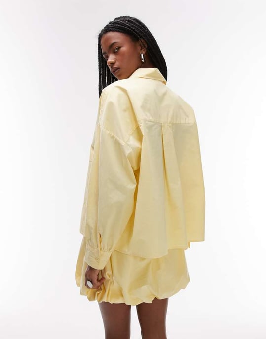 ASOS DESIGN boxy kort skjorta i smörmjölk - Image 3