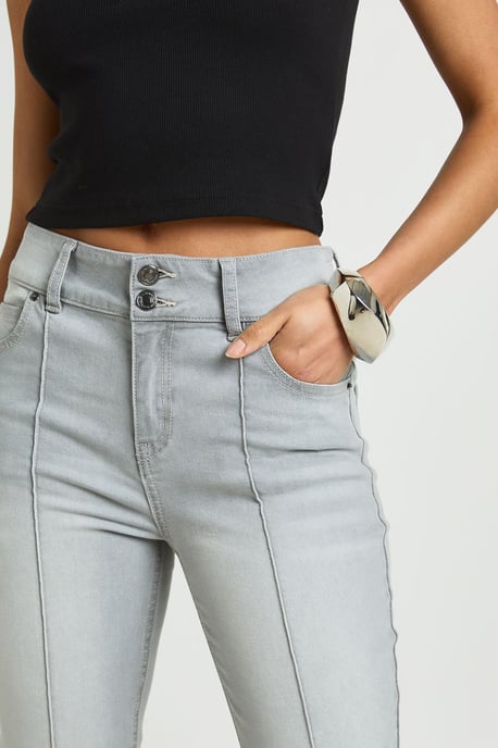 Mid Waist Seam Detail Flare Jean - Image 4