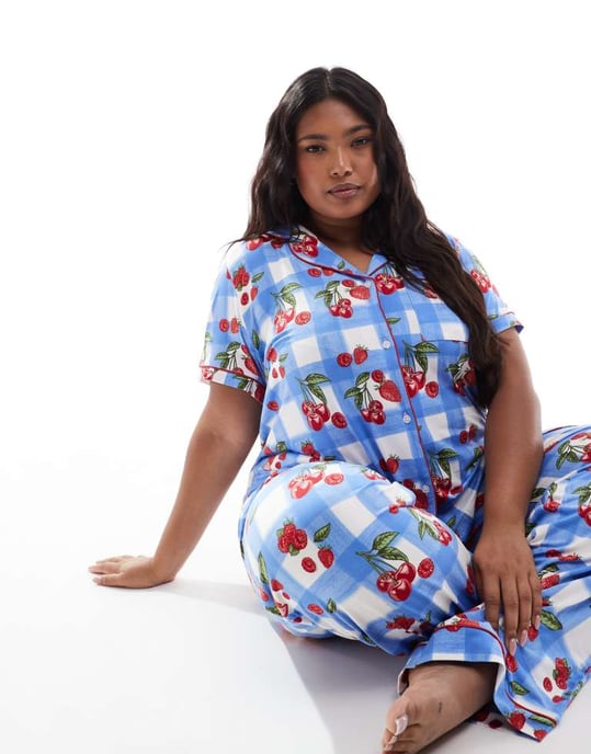Chelsea Peers Curve kortärmad reversibel pyjamasset i bärfärgad picknickfiltprint - Image 3